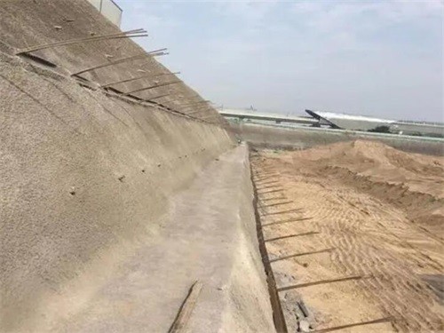 新吴河道边坡加固